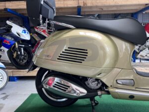 Piaggio Vespa GTS 300 75th-4