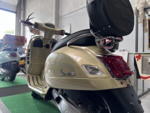 Piaggio Vespa GTS 300 75th-7