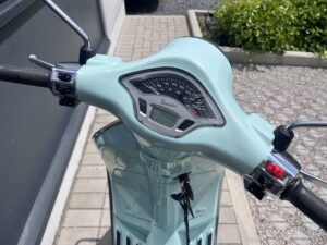Piaggio Vespa Primavera 125-3
